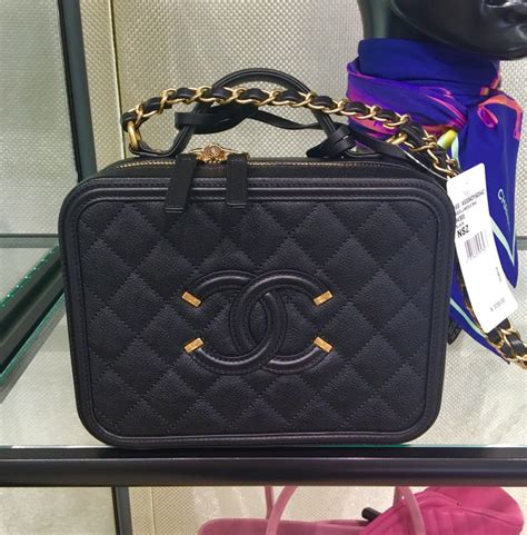 borsa chanel vanity case|chanel vanity case model.